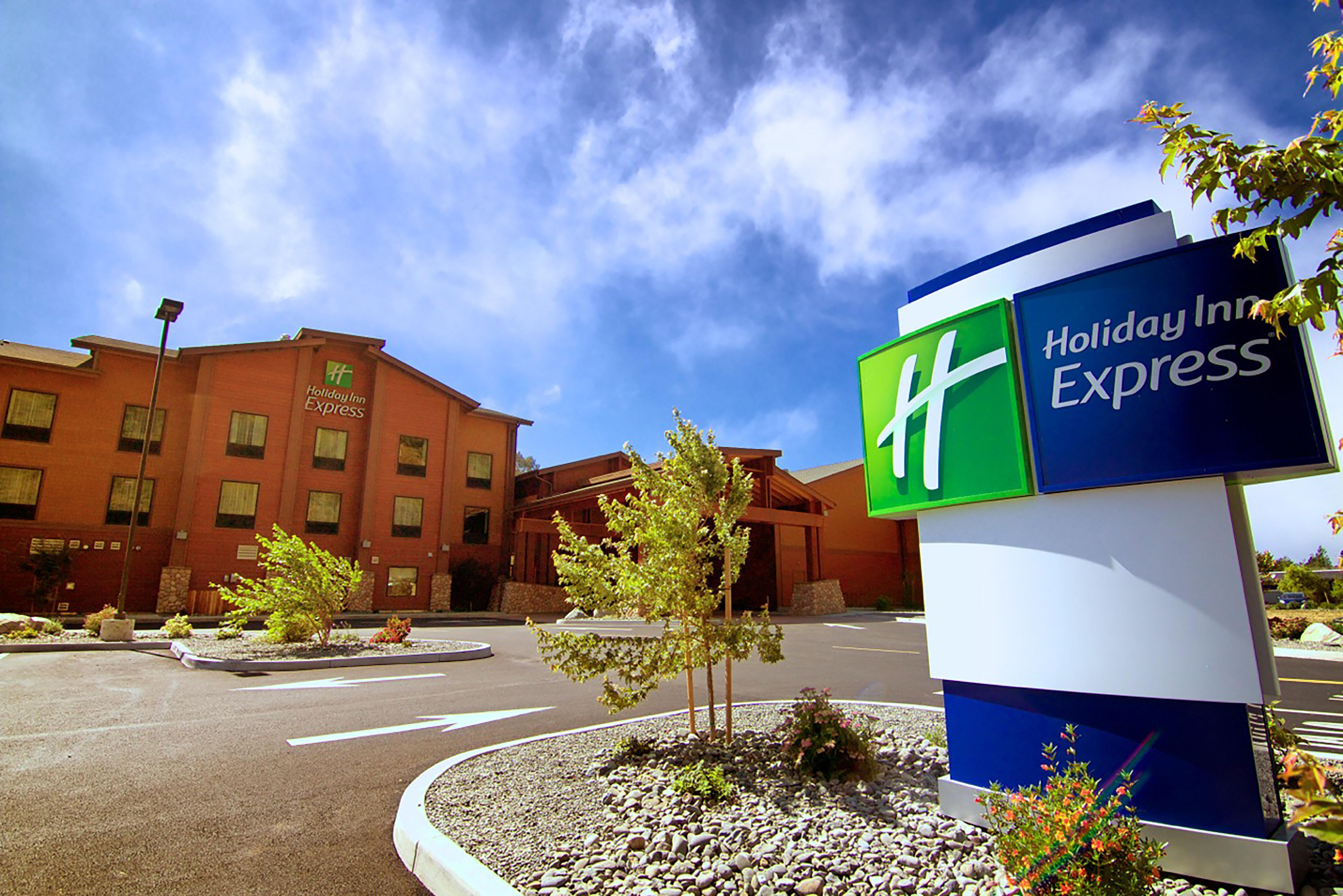 Holiday Inn Express Redwood National Park By Ihg Klamath Exteriör bild