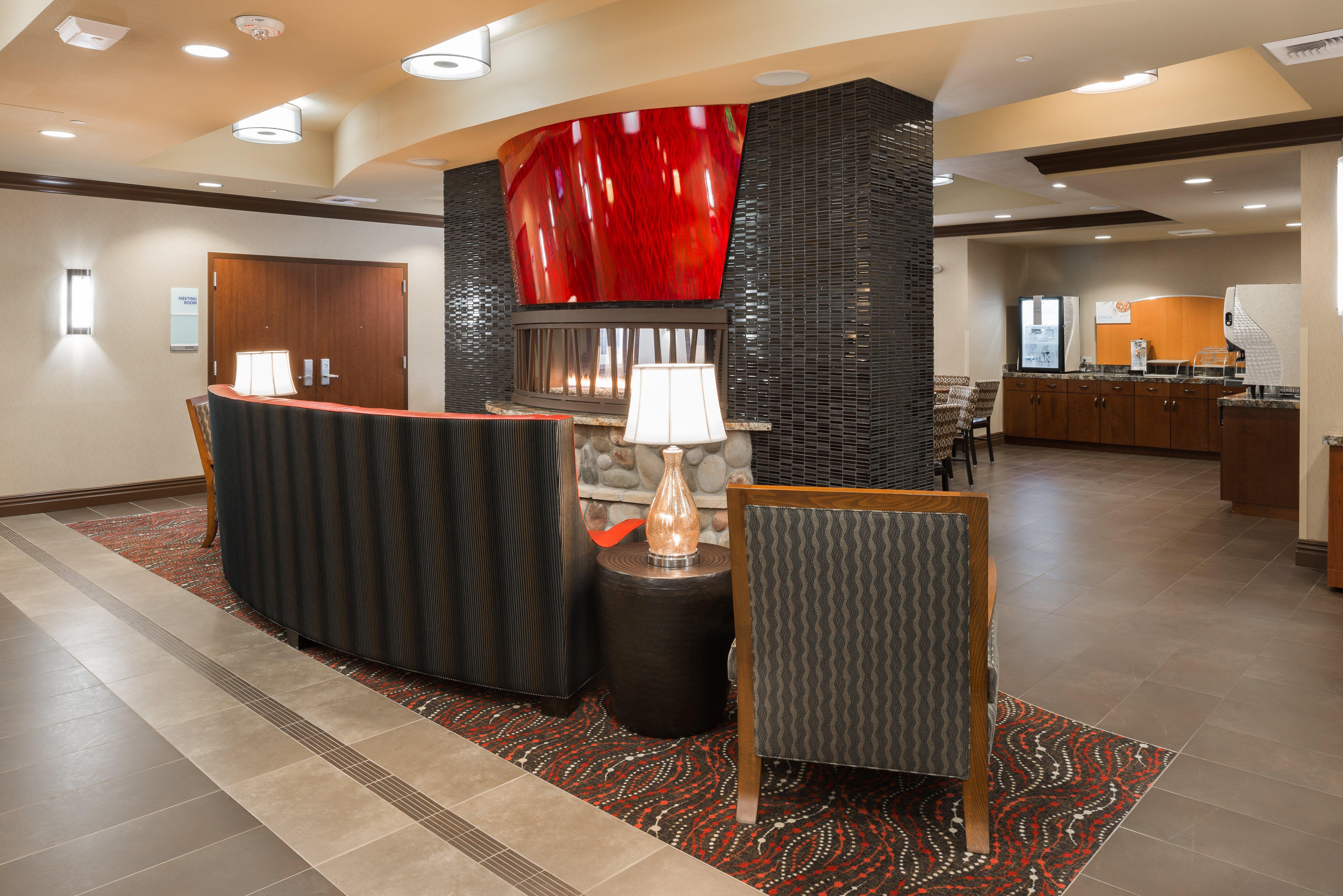 Holiday Inn Express Redwood National Park By Ihg Klamath Exteriör bild
