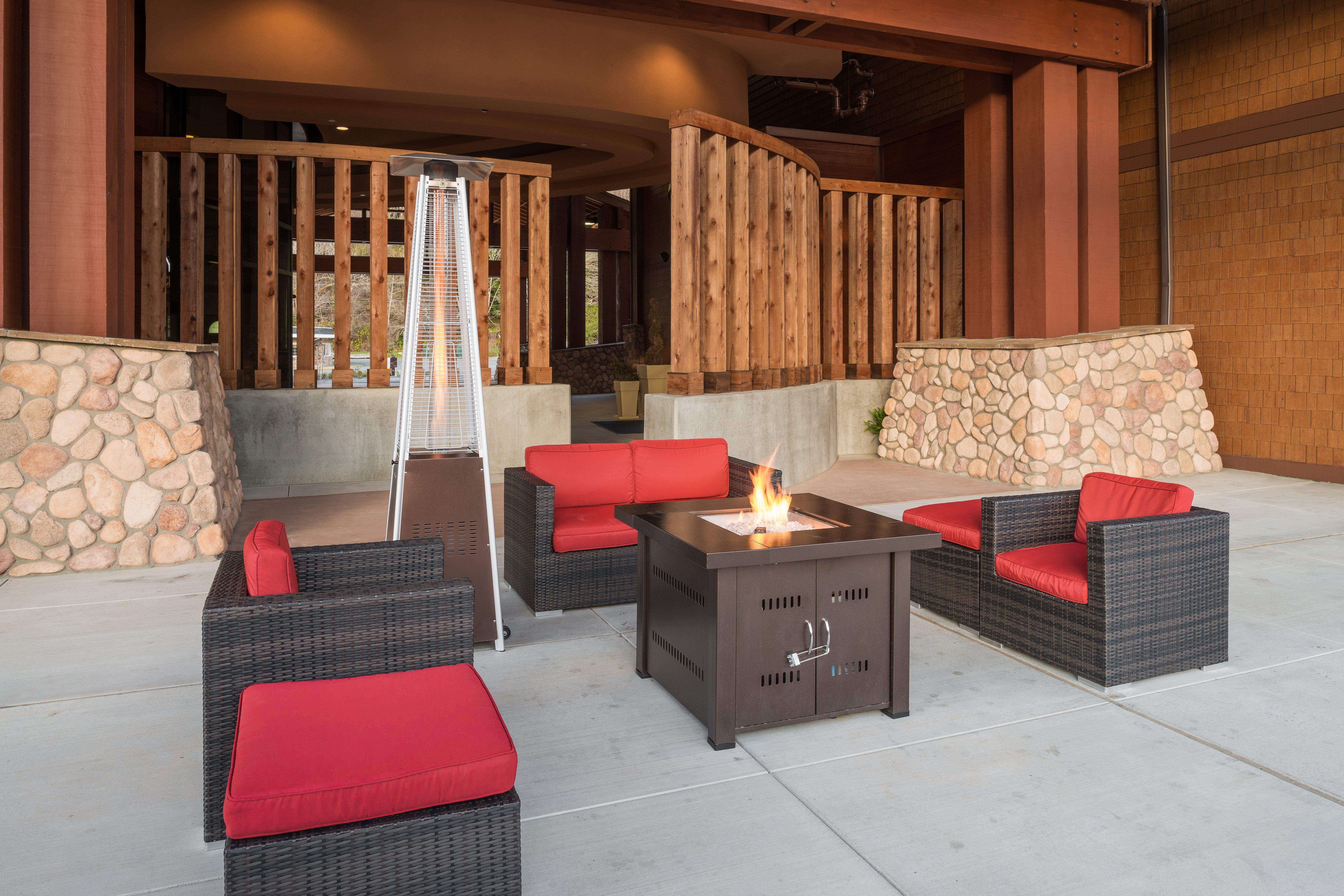Holiday Inn Express Redwood National Park By Ihg Klamath Exteriör bild