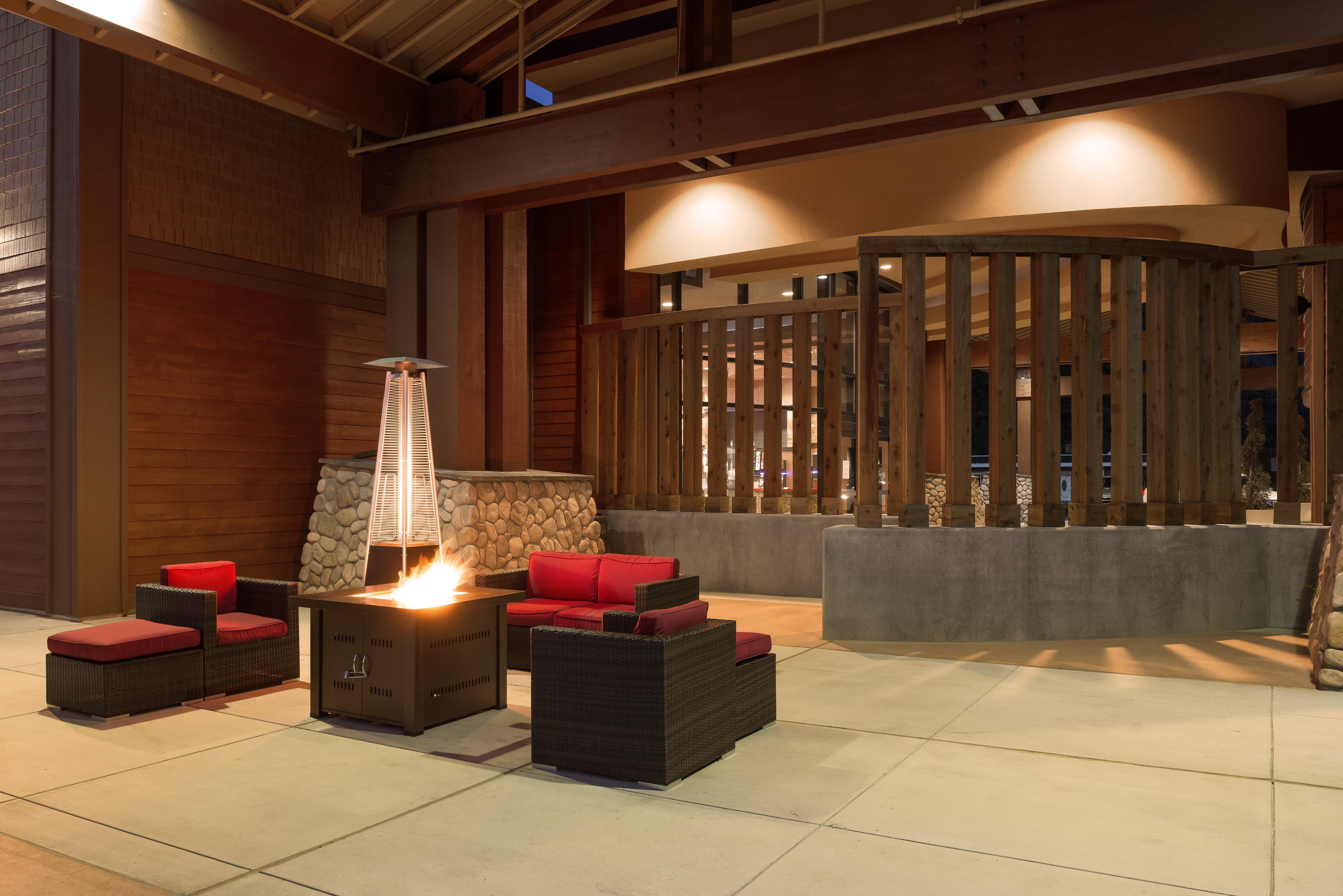 Holiday Inn Express Redwood National Park By Ihg Klamath Exteriör bild