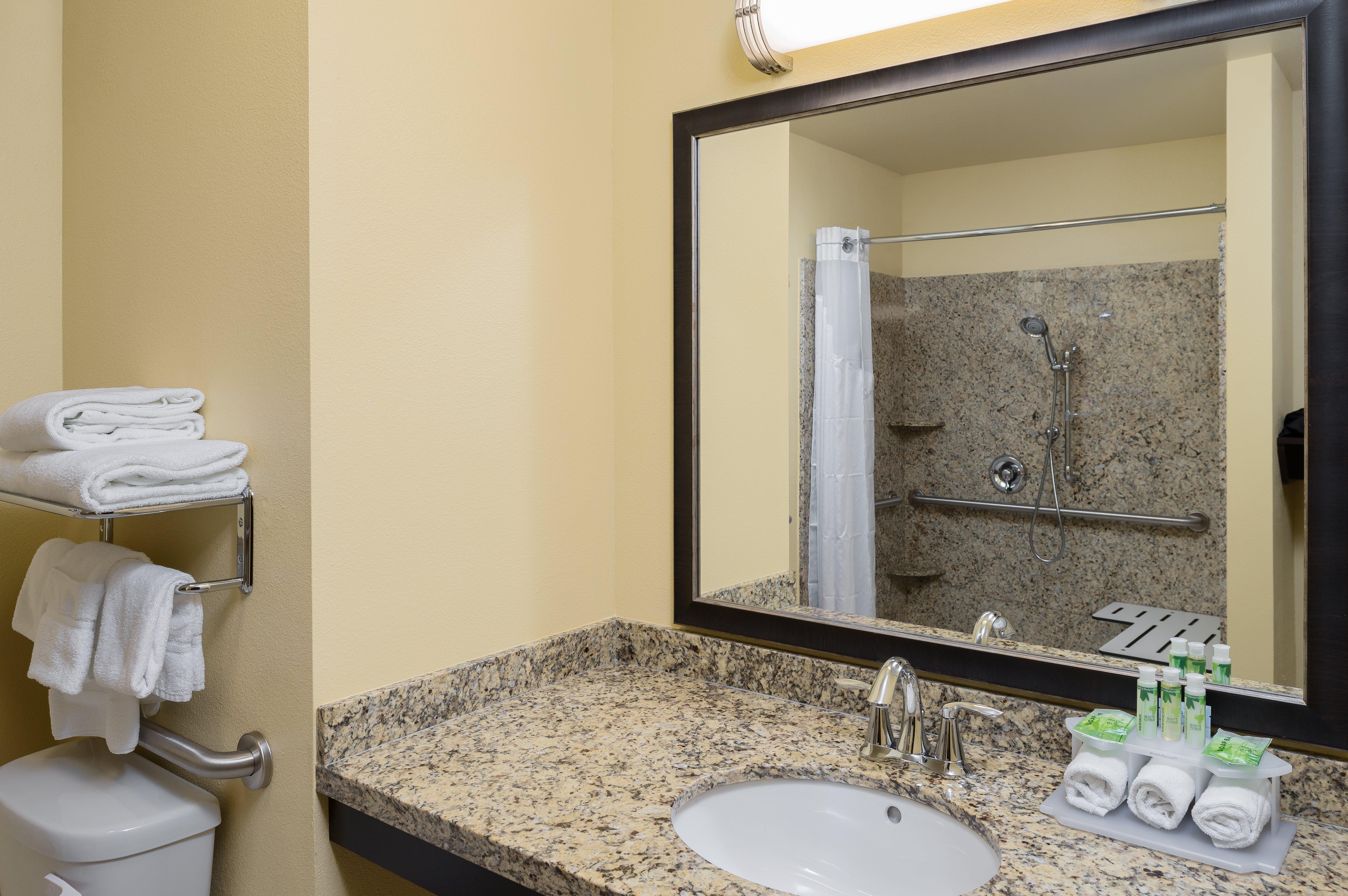 Holiday Inn Express Redwood National Park By Ihg Klamath Exteriör bild