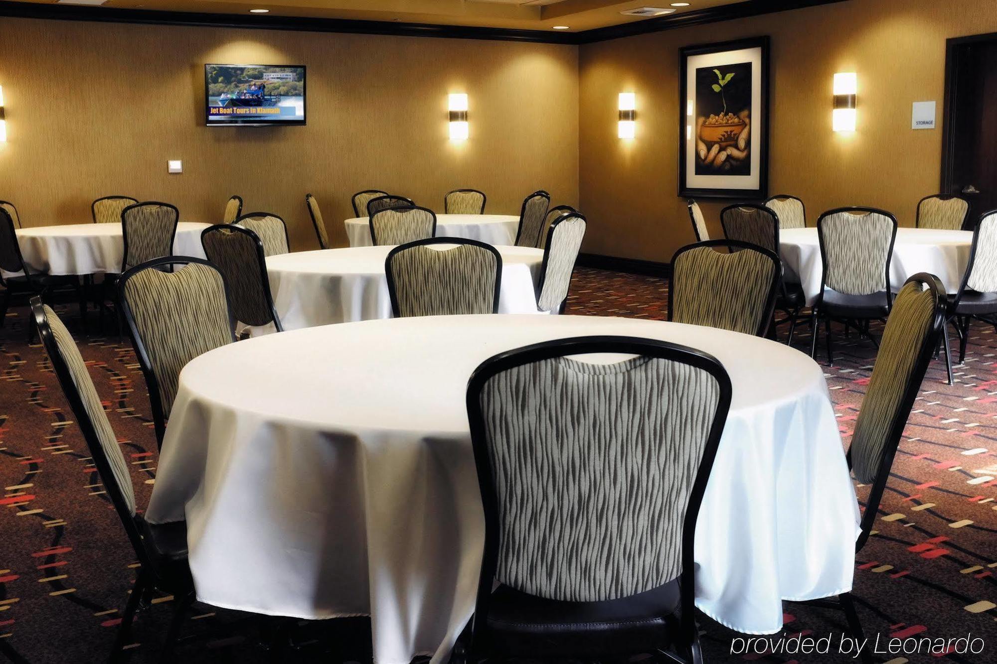 Holiday Inn Express Redwood National Park By Ihg Klamath Exteriör bild